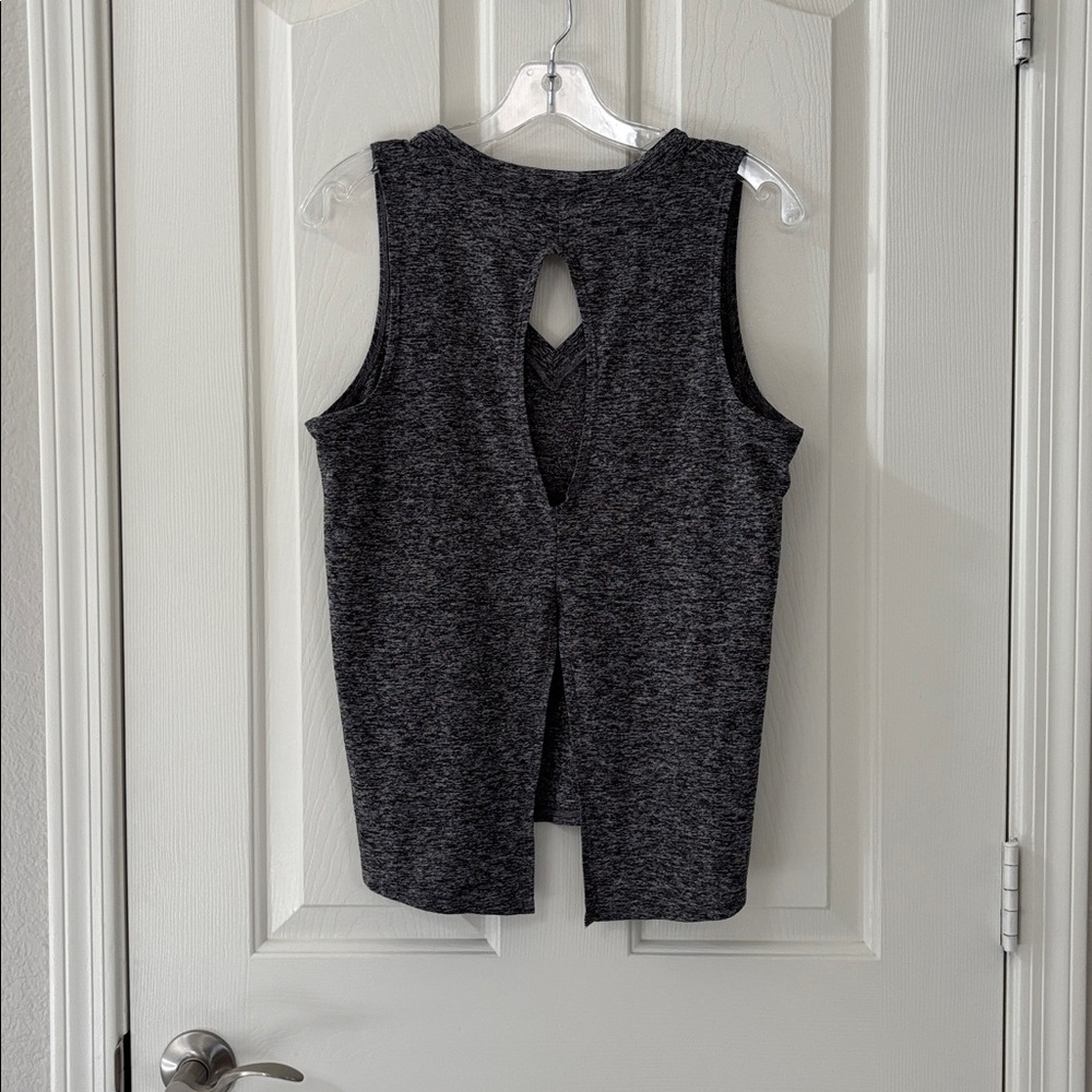 Beyond Yoga Black & Gray Space Dye V-Neck Featherweight Split Back Tank Size S - Picture 5 of 10